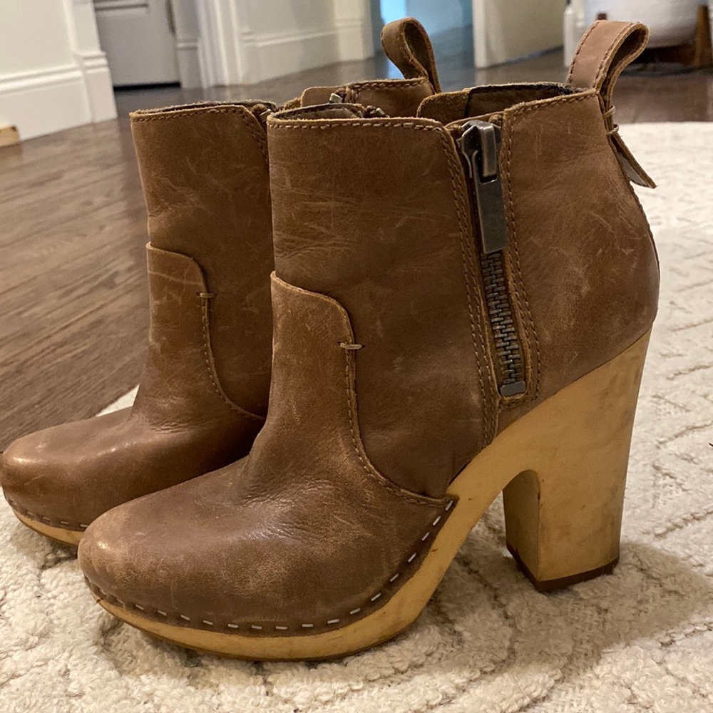 Dolce Vita ankle bootie clog heel